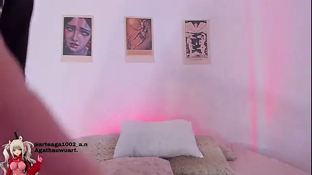 Moonlight1002 online show from 10, 11, 2025