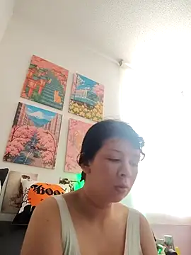 Snapshot of Haru_Queenn chatting on 24, 10, 2025 Haru Queenn online show from 24, 10, 2025