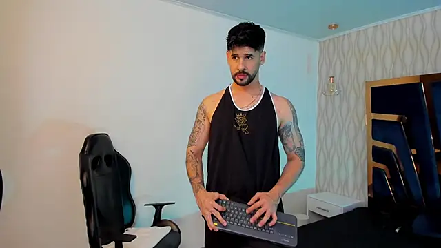 Snapshot of Petesevans chatting on 29, 10, 2025 Petesevans online show from 29, 10, 2025