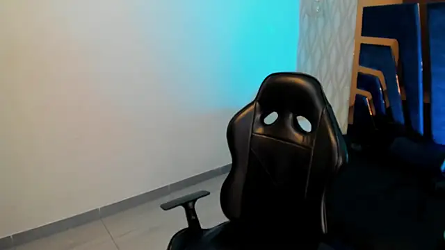 Snapshot of Petesevans chatting on 17, 11, 2025 Petesevans online show from 17, 11, 2025