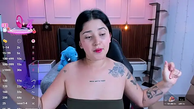 BIANCAROY1 online show from 8, 9, 2025