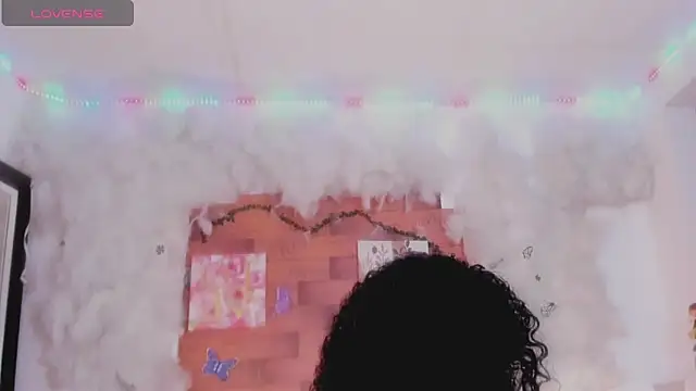 Snapshot of kelly_thomson chatting on 28, 1, 2025 kelly thomson online show from 28, 1, 2025