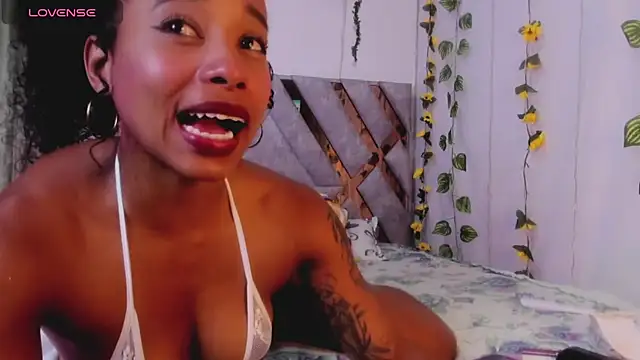 Snapshot of kelly_thomson chatting on 30, 1, 2025 kelly thomson online show from 30, 1, 2025