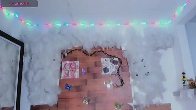 Snapshot of kelly_thomson chatting on 1, 2, 2025 kelly thomson online show from 1, 2, 2025