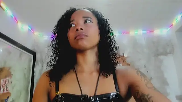 Snapshot of kelly_thomson chatting on 16, 2, 2025 kelly thomson online show from 16, 2, 2025