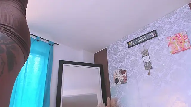 Snapshot of kelly_thomson chatting on 12, 9, 2025 kelly thomson online show from 12, 9, 2025