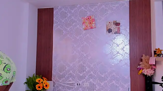 Snapshot of kelly_thomson chatting on 21, 11, 2025 kelly thomson online show from 21, 11, 2025