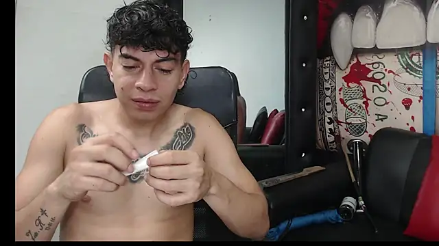 Strongernastyx online show from 7, 12, 2024