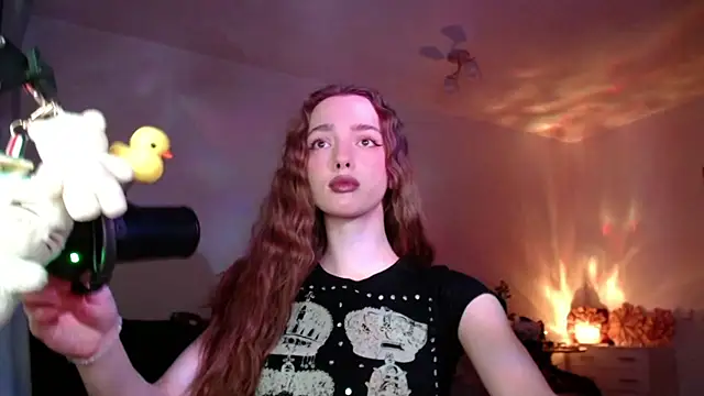 Snapshot of Weeissy chatting on 2, 12, 2024 Weeissy online show from 2, 12, 2024