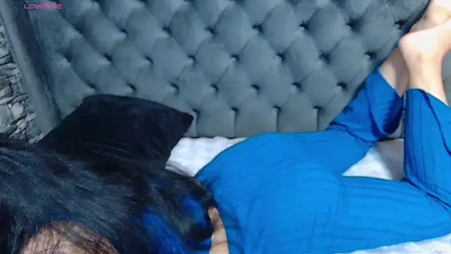 Snapshot of _Mari____ chatting on 25, 11, 2025 Mari online show from 25, 11, 2025