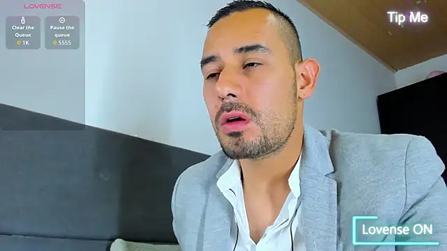 jhonyalzate2 online show from 6, 10, 2025