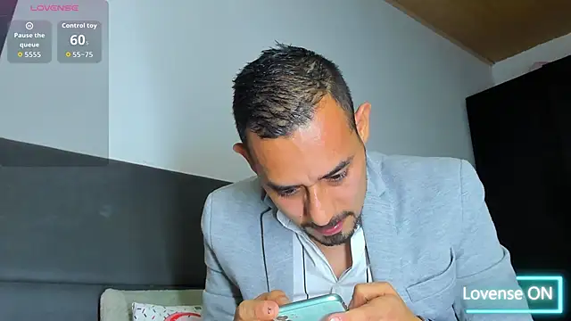 jhonyalzate2 online show from 25, 11, 2025