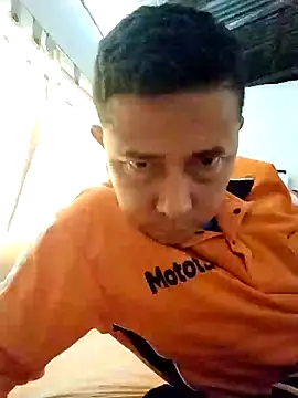 Lachuchaenlacara1988 online show from 8, 2, 2025