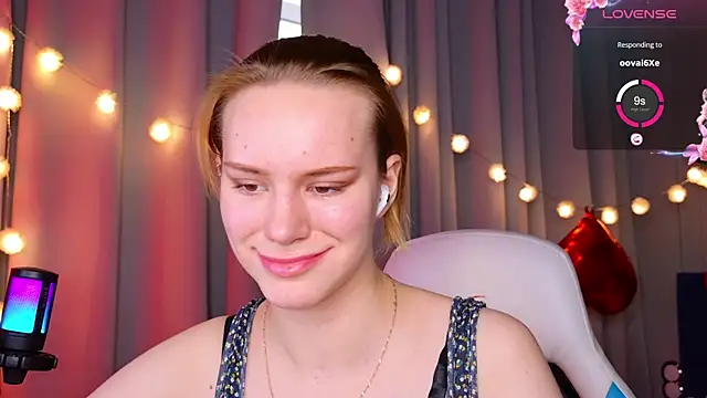 Snapshot of Ramona___ chatting on 4, 2, 2025 Ramona online show from 4, 2, 2025