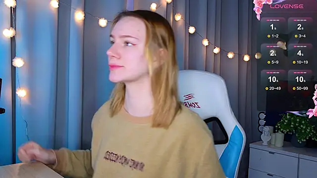 Snapshot of Ramona___ chatting on 5, 2, 2025 Ramona online show from 5, 2, 2025