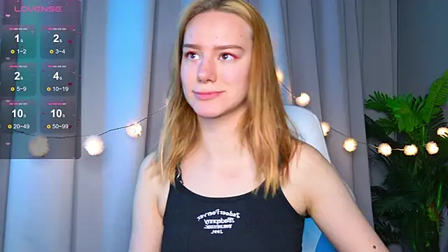 Snapshot of Ramona___ chatting on 18, 10, 2025 Ramona online show from 18, 10, 2025