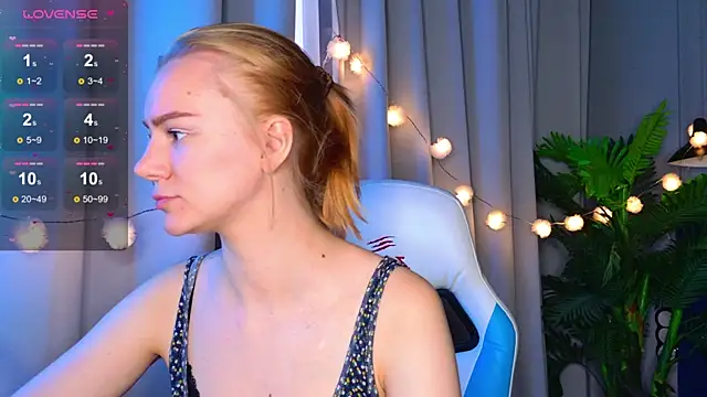 Snapshot of Ramona___ chatting on 21, 10, 2025 Ramona online show from 21, 10, 2025