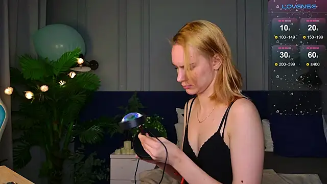 Snapshot of Ramona___ chatting on 26, 11, 2025 Ramona online show from 26, 11, 2025