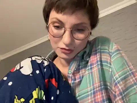 Snapshot of -CatchMe- chatting on 16, 12, 2025 -CatchMe- online show from 16, 12, 2025