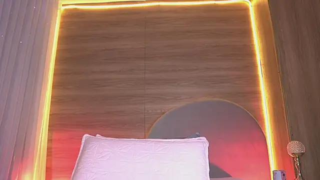 alexaa walker online show from 14, 5, 2026