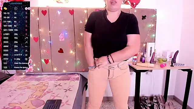 Snapshot of Zaly_mature chatting on 4, 12, 2025 Zaly mature online show from 4, 12, 2025