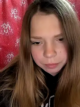 Snapshot of Zuli_Kiska chatting on 19, 4, 2026 Zuli Kiska online show from 19, 4, 2026