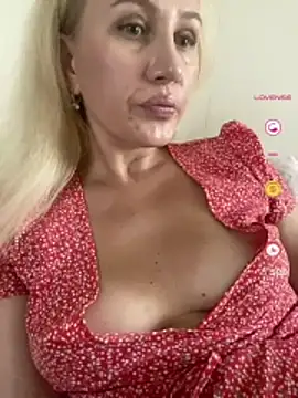 YourBlondee online show from 14, 7, 2026