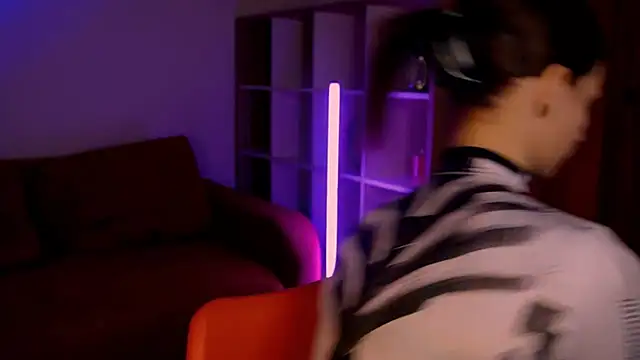 ItsAlisia online show from 21, 11, 2025