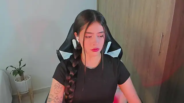 Snapshot of iriswest_ chatting on 11, 2, 2025 iriswest online show from 11, 2, 2025