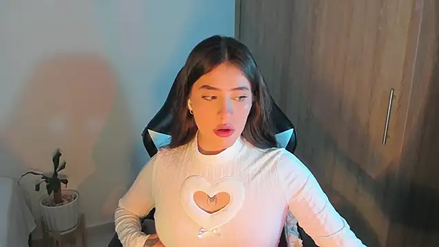 Snapshot of iriswest_ chatting on 12, 2, 2025 iriswest online show from 12, 2, 2025