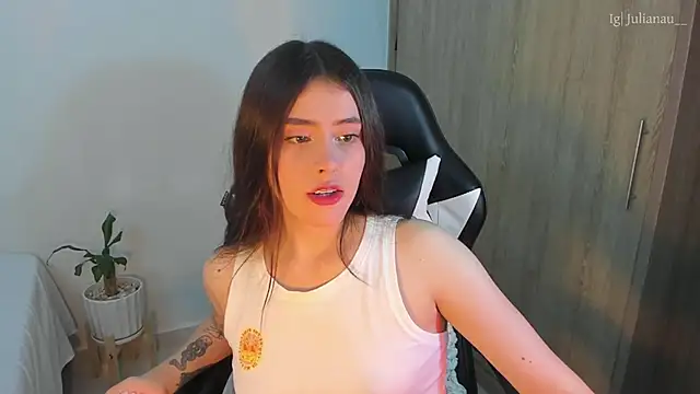 Snapshot of iriswest_ chatting on 14, 2, 2025 iriswest online show from 14, 2, 2025