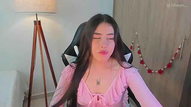 Snapshot of iriswest_ chatting on 14, 2, 2025 iriswest online show from 14, 2, 2025