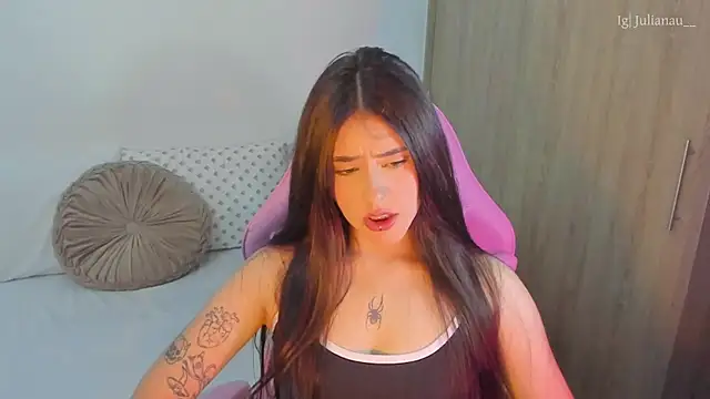 Snapshot of iriswest_ chatting on 5, 3, 2025 iriswest online show from 5, 3, 2025