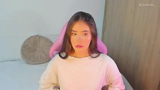 Snapshot of iriswest_ chatting on 6, 3, 2025 iriswest online show from 6, 3, 2025