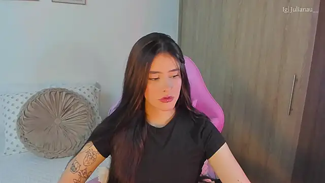 Snapshot of iriswest_ chatting on 10, 3, 2025 iriswest online show from 10, 3, 2025