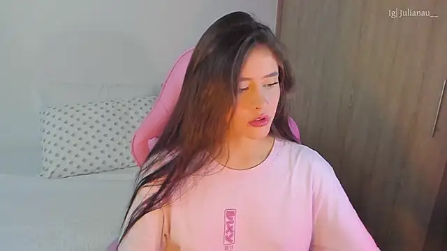 Snapshot of iriswest_ chatting on 12, 3, 2025 iriswest online show from 12, 3, 2025