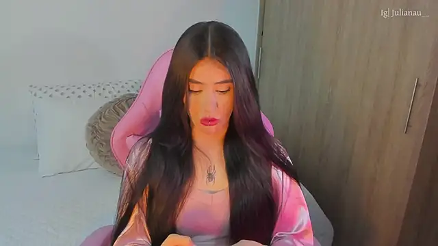 Snapshot of iriswest_ chatting on 12, 3, 2025 iriswest online show from 12, 3, 2025