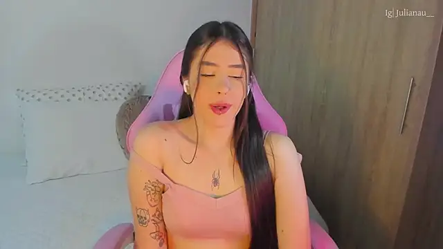 Snapshot of iriswest_ chatting on 13, 3, 2025 iriswest online show from 13, 3, 2025