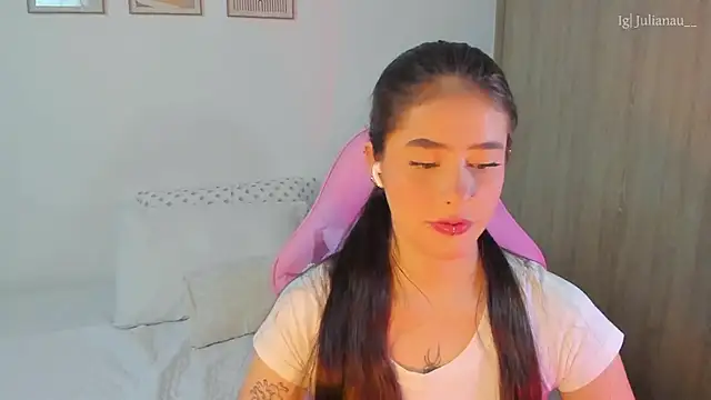 Snapshot of iriswest_ chatting on 14, 3, 2025 iriswest online show from 14, 3, 2025