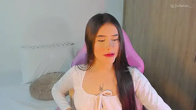 Snapshot of iriswest_ chatting on 15, 3, 2025 iriswest online show from 15, 3, 2025