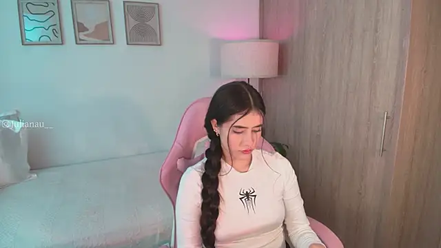 Snapshot of iriswest_ chatting on 11, 9, 2025 iriswest online show from 11, 9, 2025