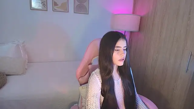 Snapshot of iriswest_ chatting on 24, 9, 2025 iriswest online show from 24, 9, 2025