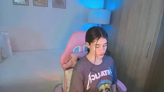 Snapshot of iriswest_ chatting on 25, 9, 2025 iriswest online show from 25, 9, 2025