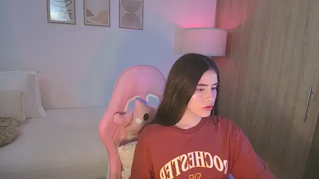 Snapshot of iriswest_ chatting on 8, 10, 2025 iriswest online show from 8, 10, 2025