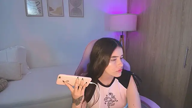 Snapshot of iriswest_ chatting on 14, 10, 2025 iriswest online show from 14, 10, 2025