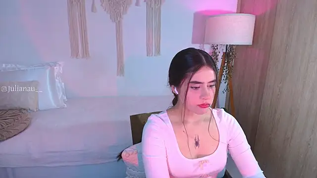 Snapshot of iriswest_ chatting on 17, 11, 2025 iriswest online show from 17, 11, 2025