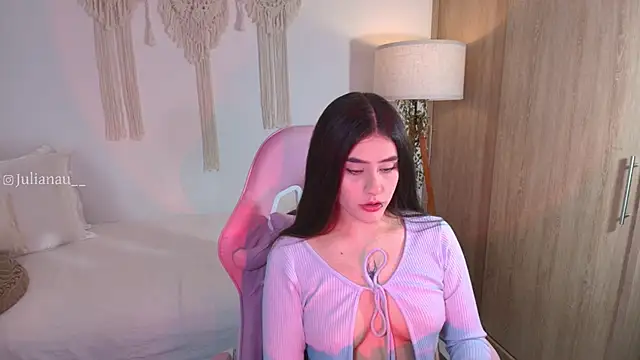 Snapshot of iriswest_ chatting on 2, 12, 2025 iriswest online show from 2, 12, 2025