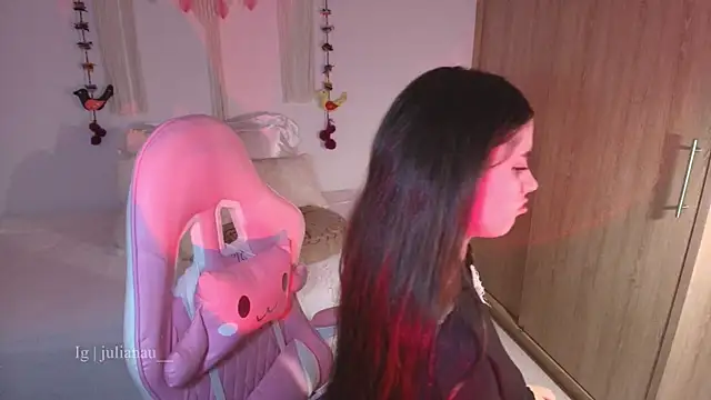 Snapshot of iriswest_ chatting on 10, 3, 2026 iriswest online show from 10, 3, 2026