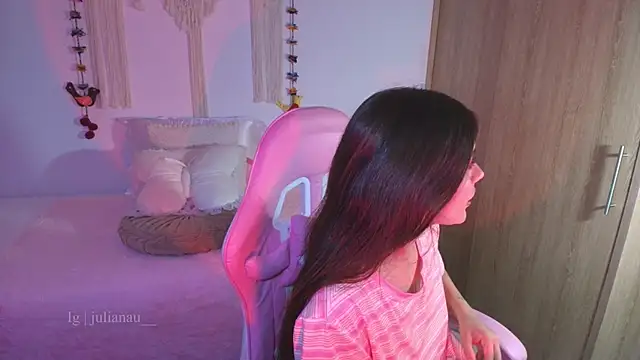 Snapshot of iriswest_ chatting on 14, 4, 2026 iriswest online show from 14, 4, 2026