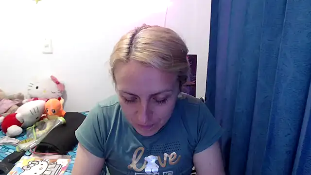 Snapshot of kittykalor09 chatting on 12, 12, 2024 kittykalor09 online show from 12, 12, 2024